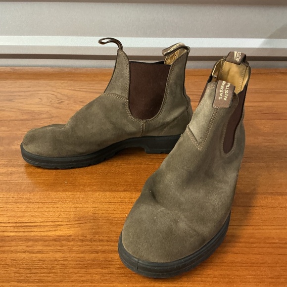 Blundstone Brown Chukka Boots - Picture 2 of 11